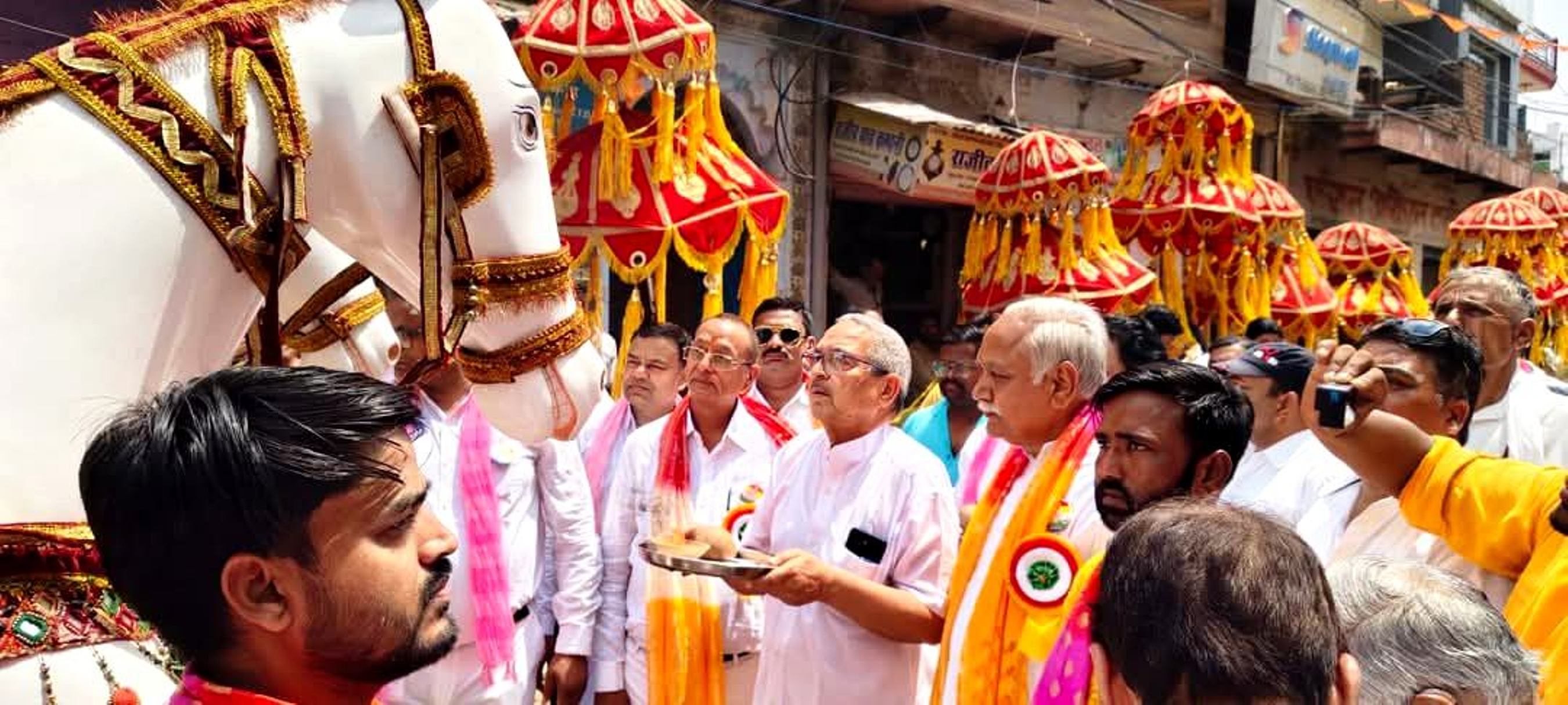 धौलपुर में महावीर स्वामी की जयंती पर शोभायात्रा का आयोजन धौलपुर में महावीर स्वामी की जयंती पर शोभायात्रा का आयोजन
