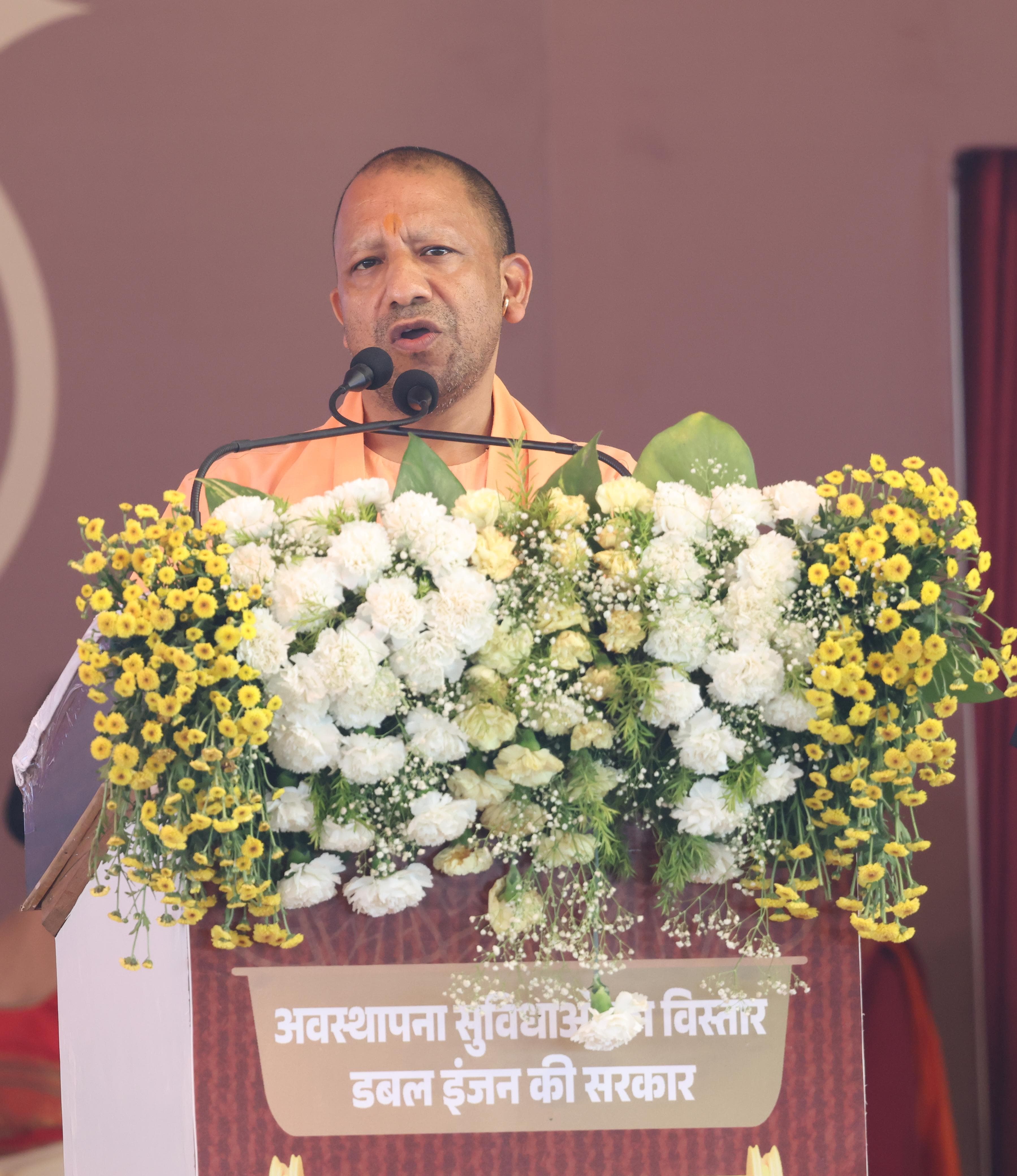जनसभा में मुख्यमंत्री जनसभा में मुख्यमंत्री