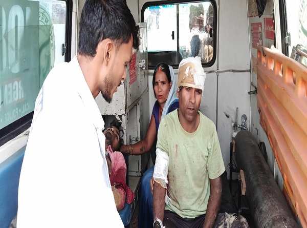 तेंदुए के हमले में घायल किसान तेंदुए के हमले में घायल किसान