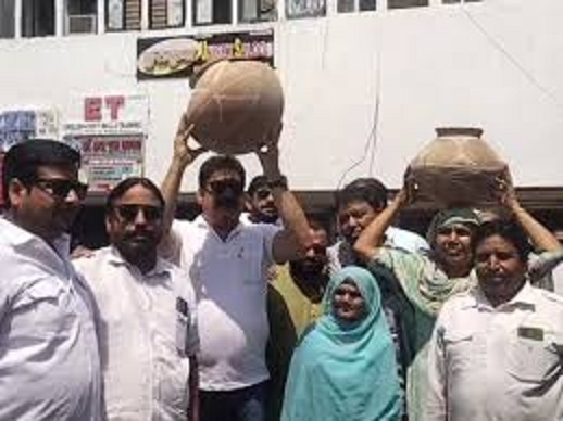 कांग्रेस ने किया नगर निगम का घेराव कांग्रेस ने किया नगर निगम का घेराव