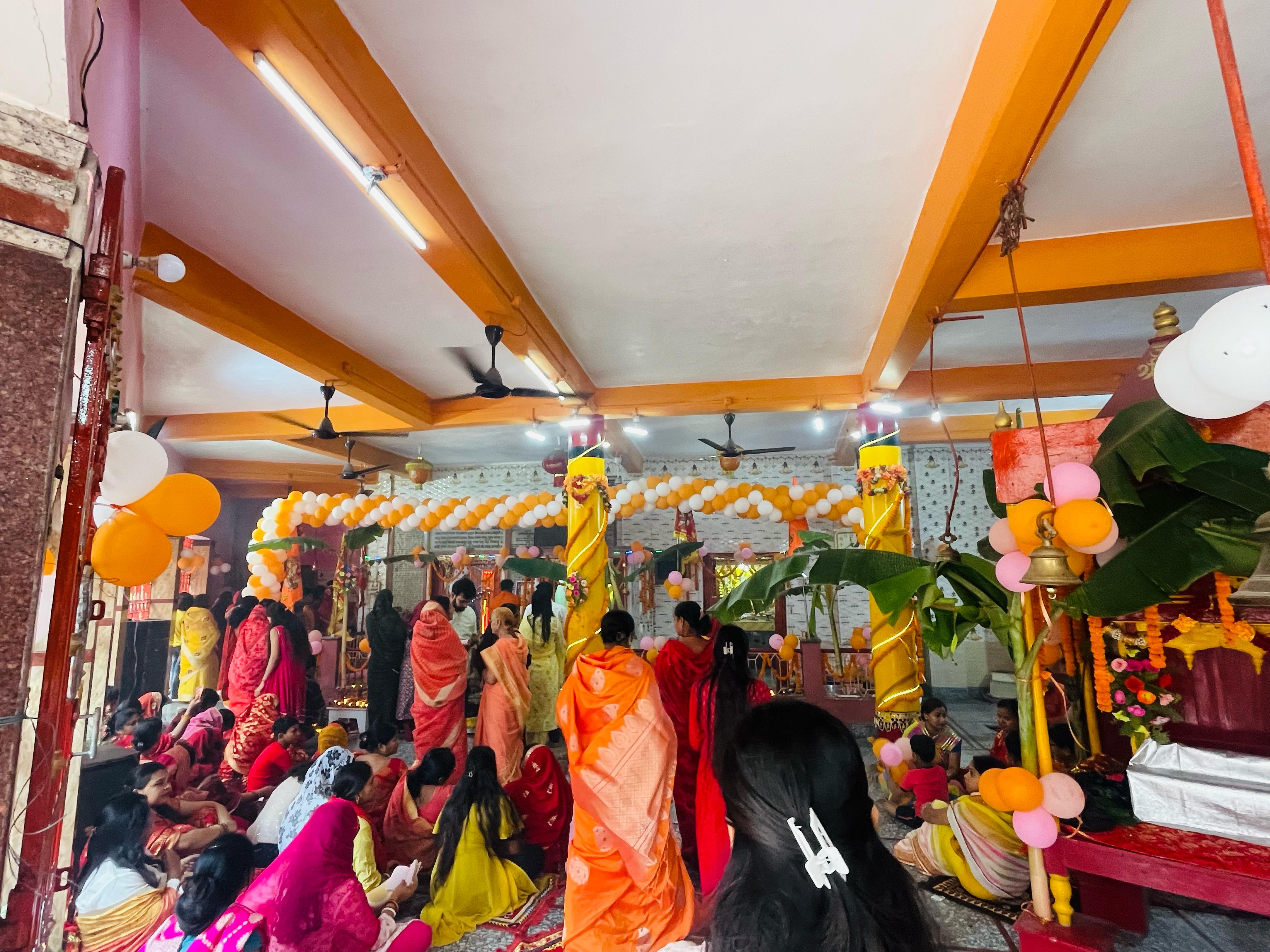 हनुमान जयंती पर मंदिरों में उमड़ा भक्तों का जनसैलाब हनुमान जयंती पर मंदिरों में उमड़ा भक्तों का जनसैलाब