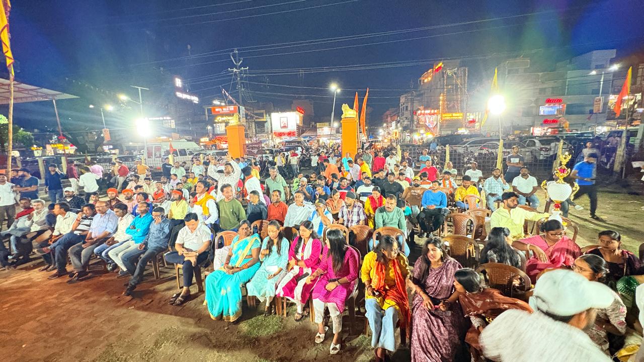 कार्यक्रम में शामिल लोग