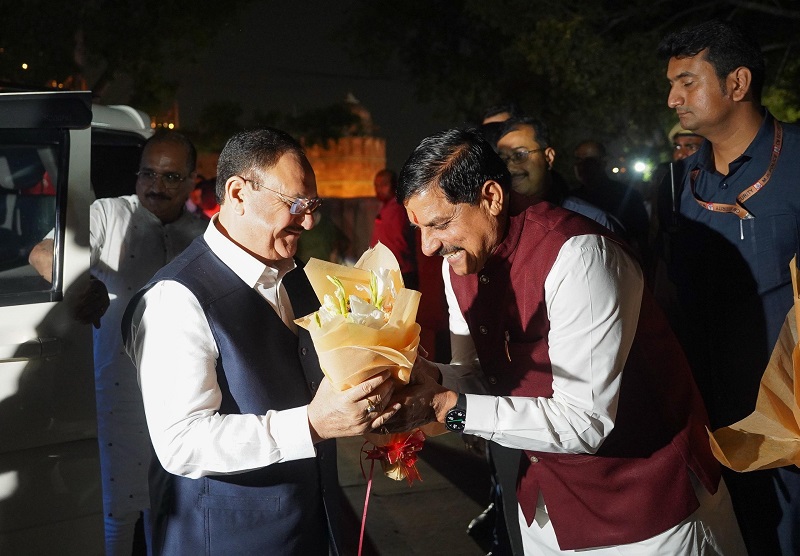 मोहन यादव ने नई दिल्ली में सम्राट विक्रमादित्य महानाट्य के महामंचन कार्यक्रम में जे.पी. नड्डा का स्वागत किया मोहन यादव ने नई दिल्ली में सम्राट विक्रमादित्य महानाट्य के महामंचन कार्यक्रम में जे.पी. नड्डा का स्वागत किया