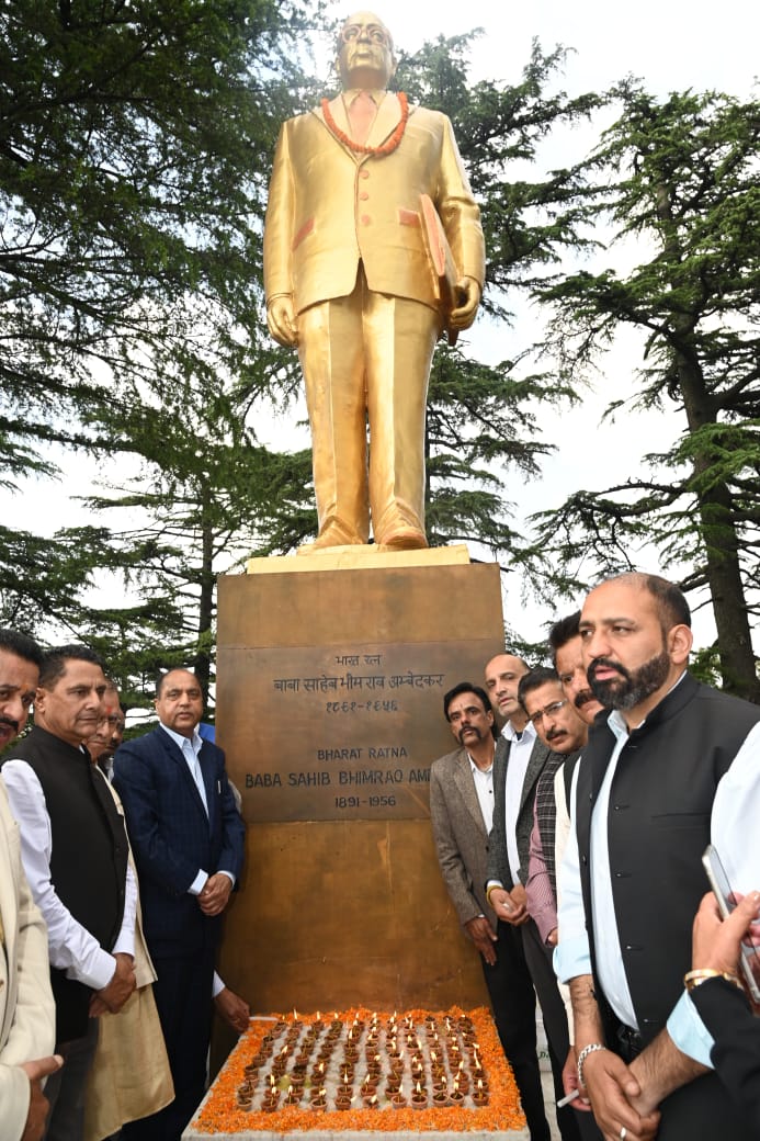 जयराम ठाकुर सहित भाजपा नेता अंबेडकर की पुष्पांजलि समारोह में जयराम ठाकुर सहित भाजपा नेता अंबेडकर की पुष्पांजलि समारोह में