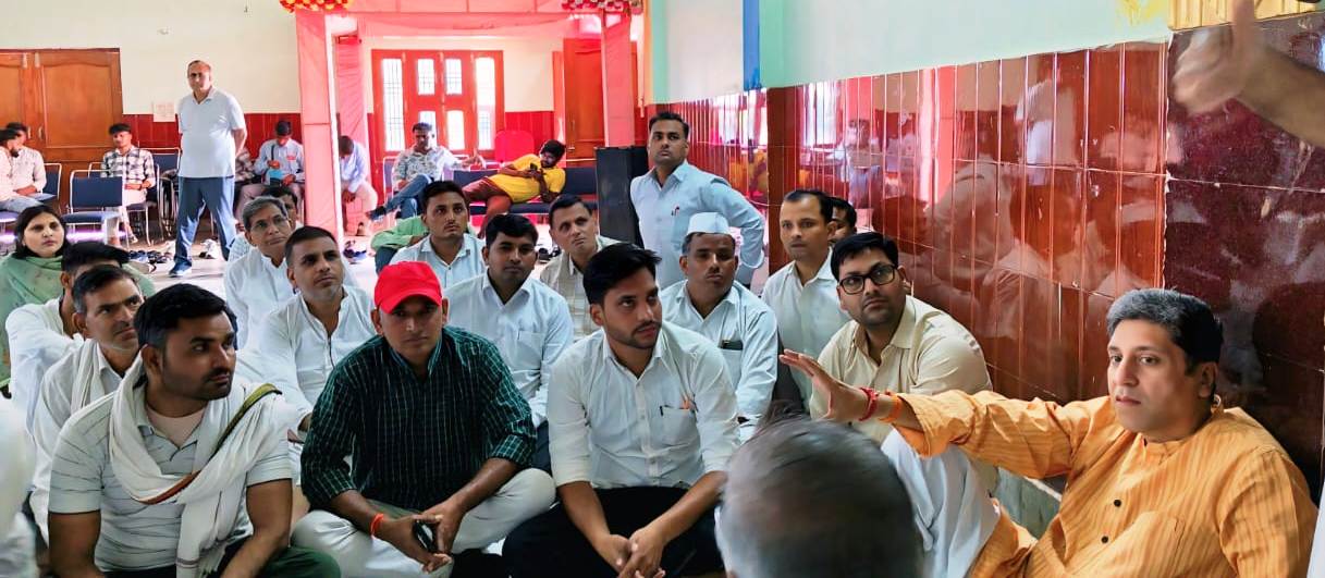 महात्मा गांधी सत्य एवं अहिंसा के पुजारी : वाेहरा महात्मा गांधी सत्य एवं अहिंसा के पुजारी : वाेहरा