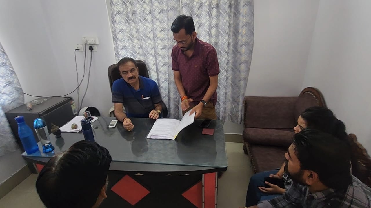 15 दिन के नवजात के लिए छुट्टी के दिन खुला स्वास्थ्य विभाग,पहुंचे वरिष्ठ अधिकारी 15 दिन के नवजात के लिए छुट्टी के दिन खुला स्वास्थ्य विभाग,पहुंचे वरिष्ठ अधिकारी