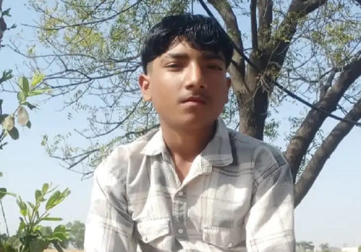 मृतक शोएब का फाइल फोटो मृतक शोएब का फाइल फोटो