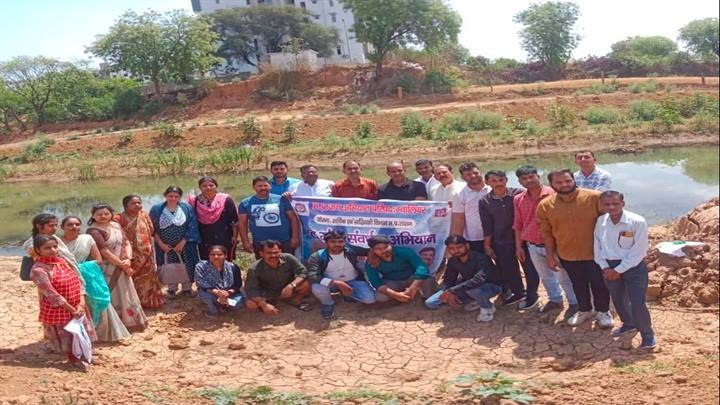 ग्वालियरः “जल गंगा संवर्धन अभियान” के तहत बैसली नदी पर किया श्रमदान ग्वालियरः “जल गंगा संवर्धन अभियान” के तहत बैसली नदी पर किया श्रमदान
