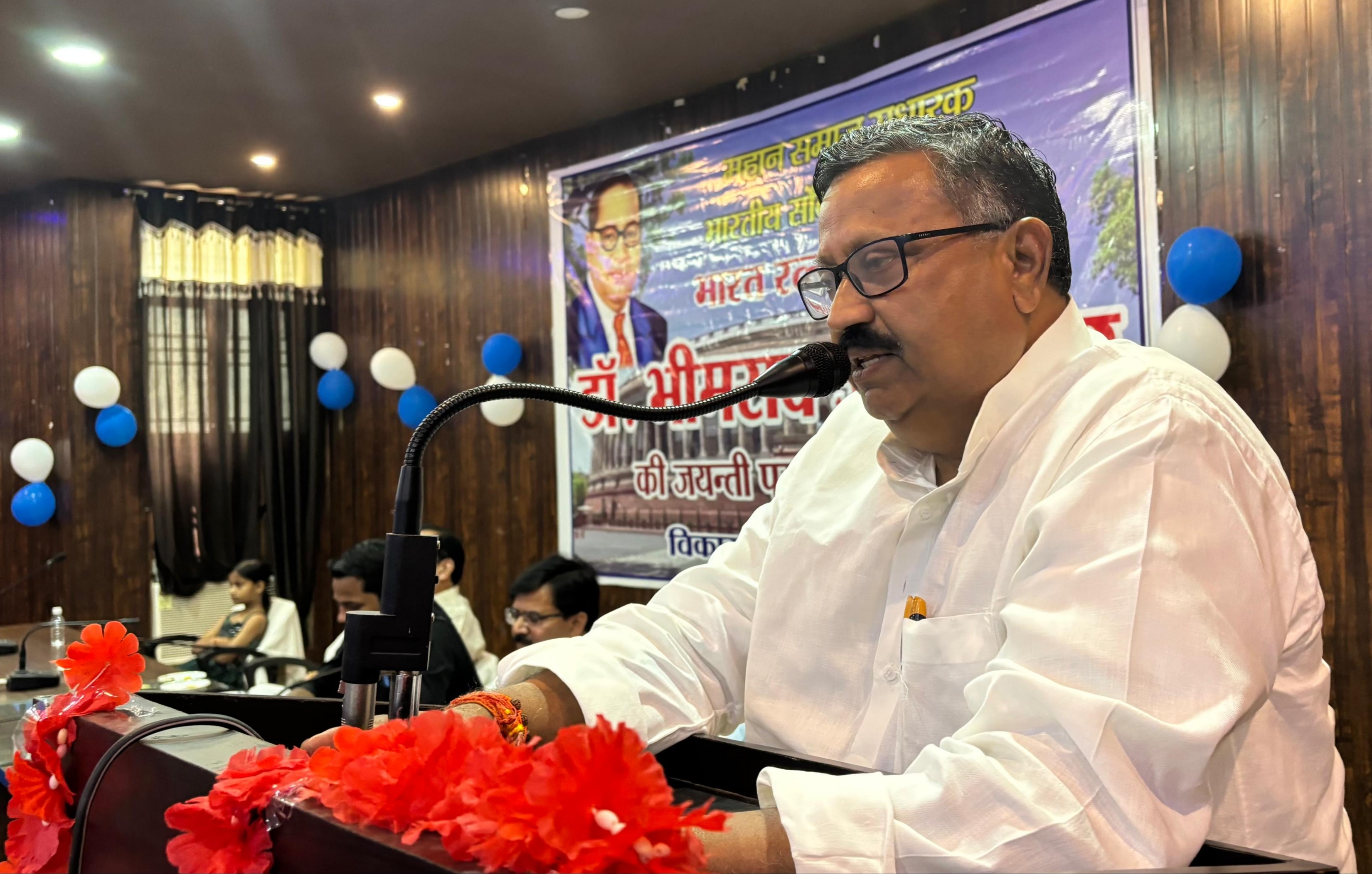 विकास भवन सभागार में आयोजित कार्यक्रम में बोलते सहकारिता चेयरमैन जगदीश सिंह पटेल। विकास भवन सभागार में आयोजित कार्यक्रम में बोलते सहकारिता चेयरमैन जगदीश सिंह पटेल।