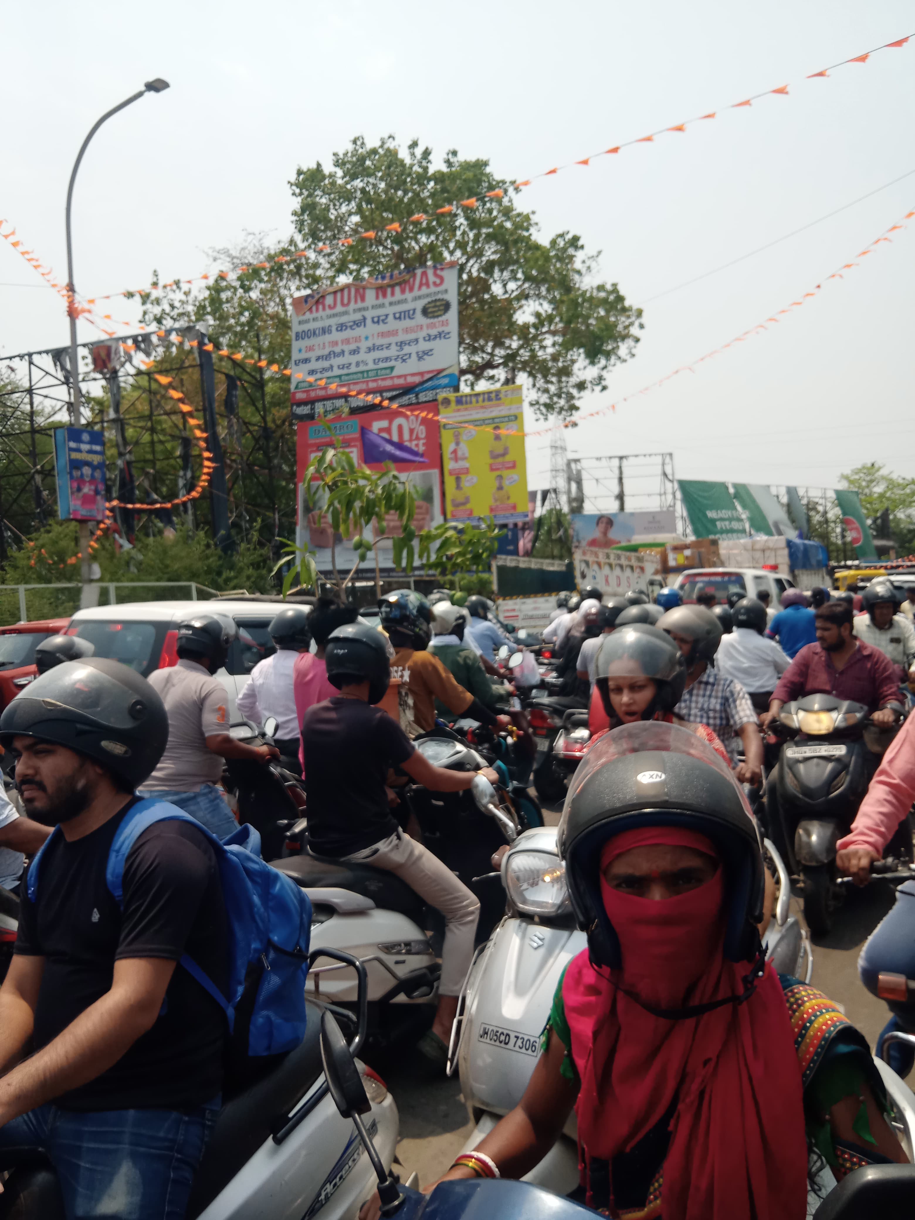 सड़क जाम की तस्वीर सड़क जाम की तस्वीर