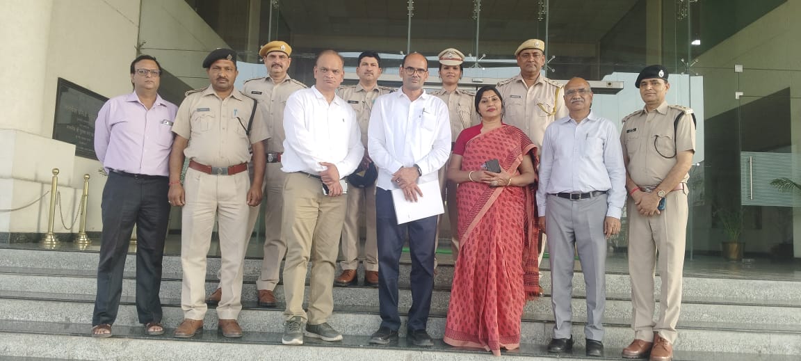 डीजीपी से मिला राजस्थान आबकारी संघ व अन्य प्रशासनिक सेवा संघ का प्रतिनिधि मंडल डीजीपी से मिला राजस्थान आबकारी संघ व अन्य प्रशासनिक सेवा संघ का प्रतिनिधि मंडल