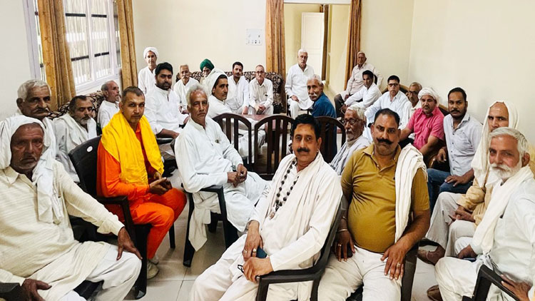 सोनीपत: बैठक में विभिन्न गांव के मौजूद व्यक्ति सोनीपत: बैठक में विभिन्न गांव के मौजूद व्यक्ति