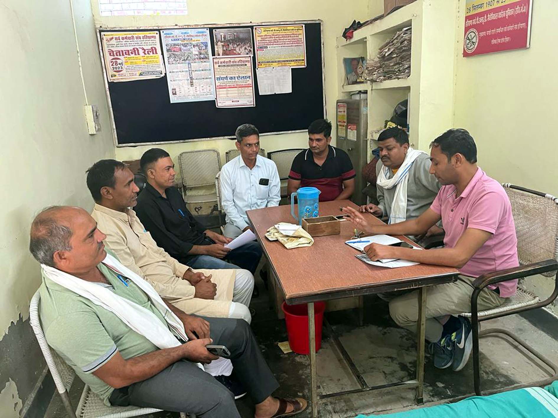 पब्लिक हेल्थ ब्रांच की मीटिंग में उपस्थित पदाधिकारी। पब्लिक हेल्थ ब्रांच की मीटिंग में उपस्थित पदाधिकारी।