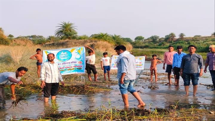 भोपालः जल स्रोतों की स्वच्छता और संरक्षण को लेकर जन-जागरूकता अभियान भोपालः जल स्रोतों की स्वच्छता और संरक्षण को लेकर जन-जागरूकता अभियान