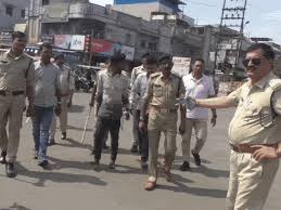 बदमाशाें का पुलिस ने निकाला जुलूस बदमाशाें का पुलिस ने निकाला जुलूस