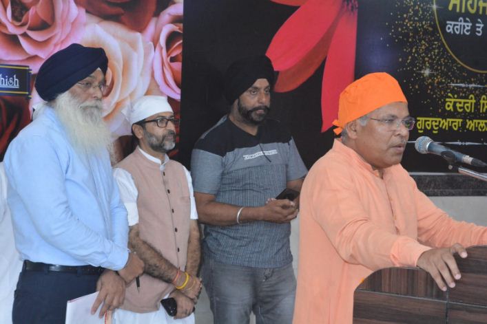 अंतिम अरदास में बोलते प्रान्त प्रचारक कौशल अंतिम अरदास में बोलते प्रान्त प्रचारक कौशल