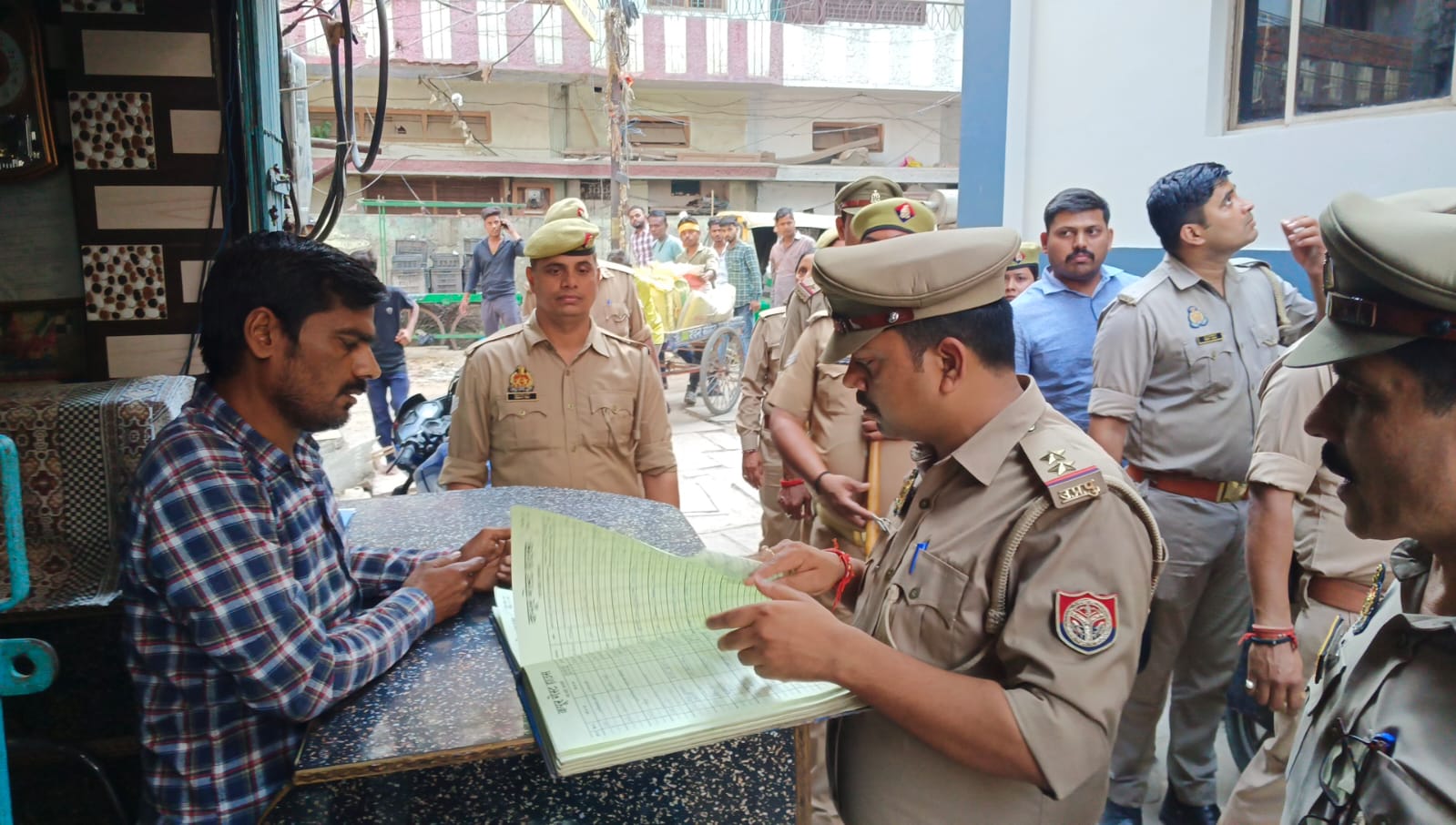 होटलों में चेकिंग अभियान होटलों में चेकिंग अभियान