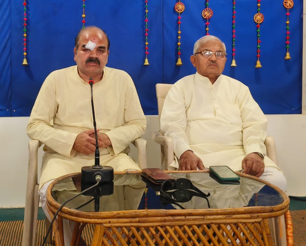 प्रेस वार्ता करते स्वदेशी जागरण मंच के अखिल भारतीय संगठन कश्मीरी लाल। प्रेस वार्ता करते स्वदेशी जागरण मंच के अखिल भारतीय संगठन कश्मीरी लाल।