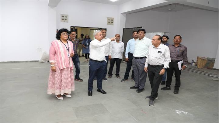 संभागायुक्त दीपक सिंह ने आईडीए अधिकारियों के साथ किया निरीक्षण संभागायुक्त दीपक सिंह ने आईडीए अधिकारियों के साथ किया निरीक्षण