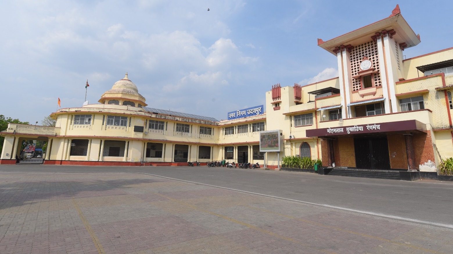 कस्तूरबा संस्थान परिसर की 24 दुकानों के संचालकों को नोटिस कस्तूरबा संस्थान परिसर की 24 दुकानों के संचालकों को नोटिस