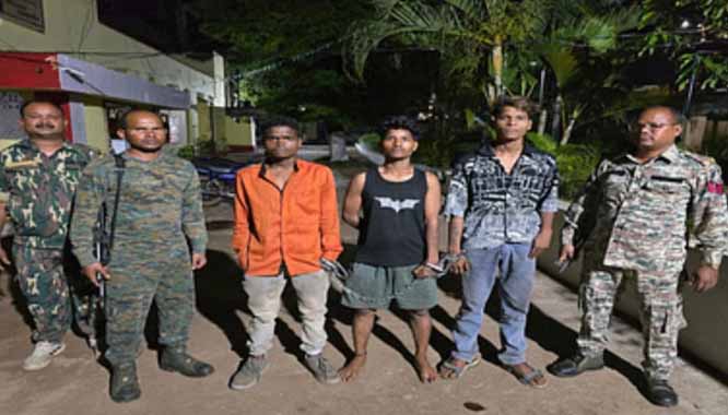 चाेरी के 3 शातिर आराेपित गिरफ्तार चाेरी के 3 शातिर आराेपित गिरफ्तार