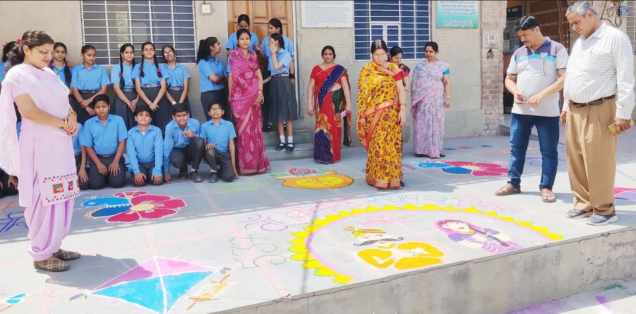 ‘उछब थरपणा’ के तहत बालक- बालिकाओं ने रंगोली-मांडणा उकेरे ‘उछब थरपणा’ के तहत बालक- बालिकाओं ने रंगोली-मांडणा उकेरे