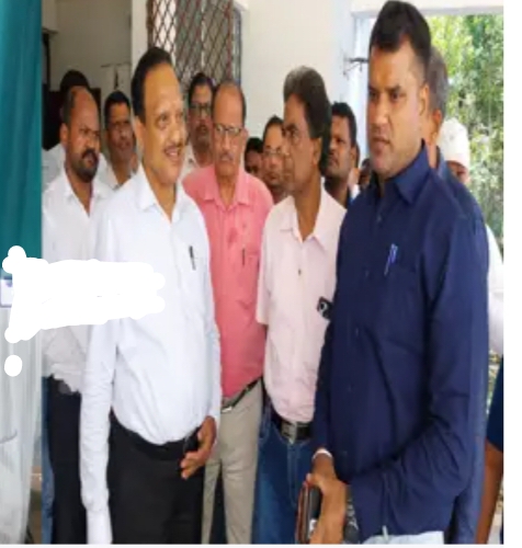 जांच करते सिविल सर्जन जांच करते सिविल सर्जन