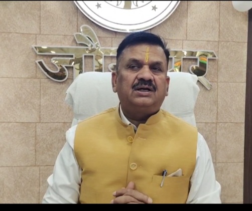जिलाधिकारी डा. दिनेश चंद्र जिलाधिकारी डा. दिनेश चंद्र