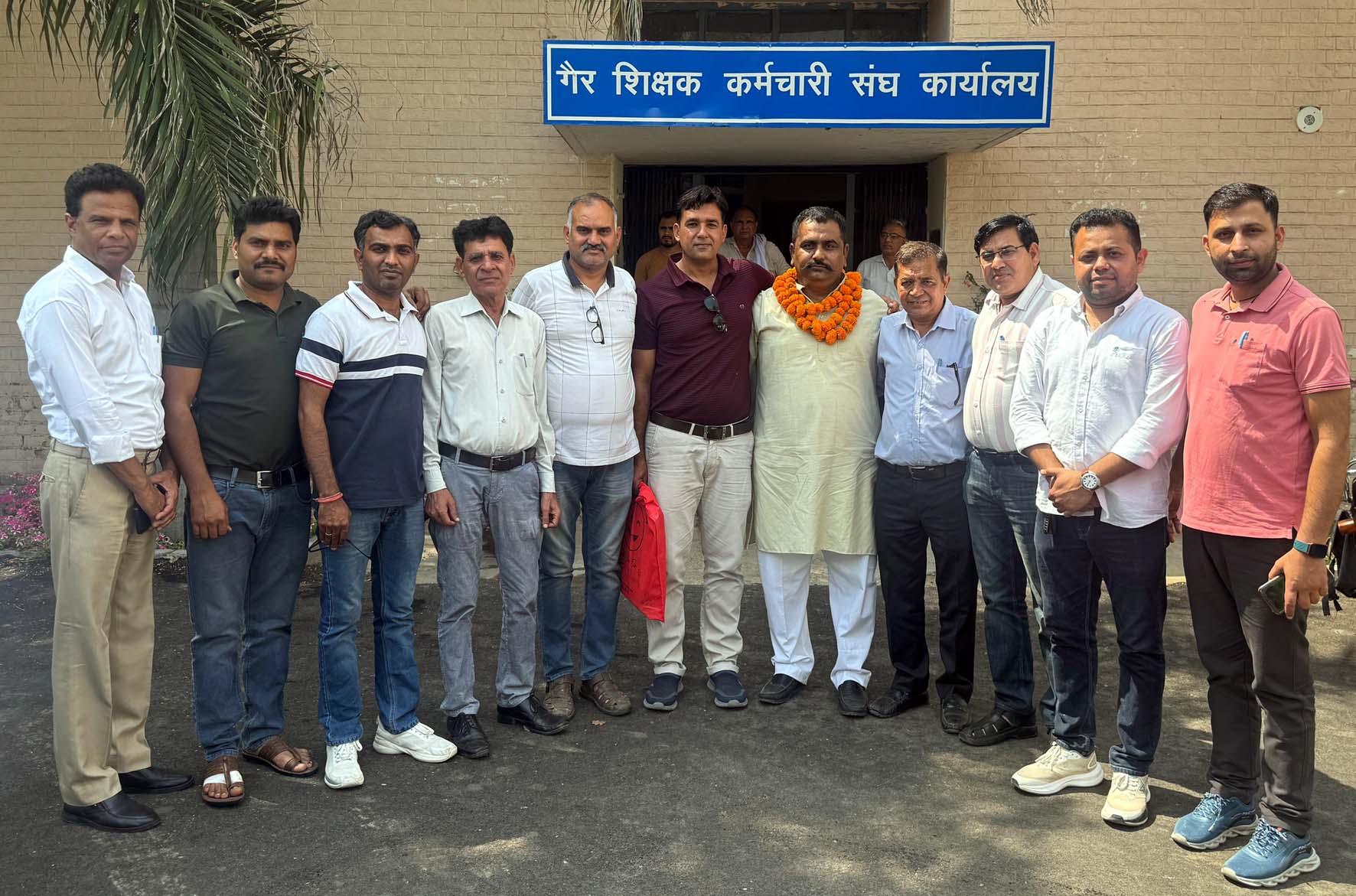 बैठक में उपस्थित ऑल हरियाणा यूनिवर्सिटी एंपलाइज फेडरेशन के पदाधिकारी। बैठक में उपस्थित ऑल हरियाणा यूनिवर्सिटी एंपलाइज फेडरेशन के पदाधिकारी।