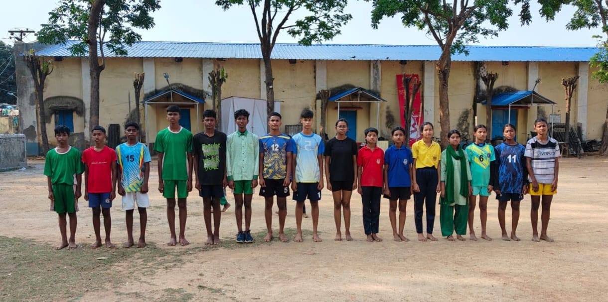 खो-खो टीम में शामिल खिलाडियों की फोटो खो-खो टीम में शामिल खिलाडियों की फोटो