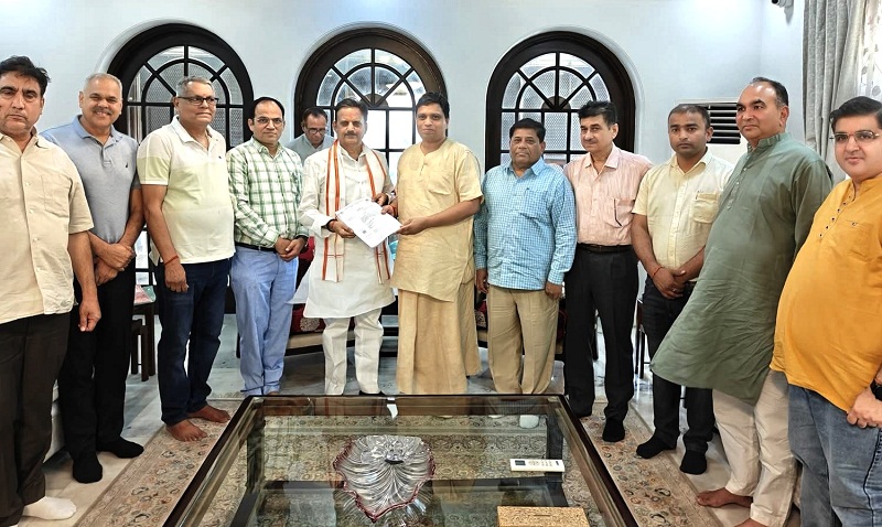उप मुख्यमंत्री शुक्ल से मिले आचार्य बालकृष्ण उप मुख्यमंत्री शुक्ल से मिले आचार्य बालकृष्ण
