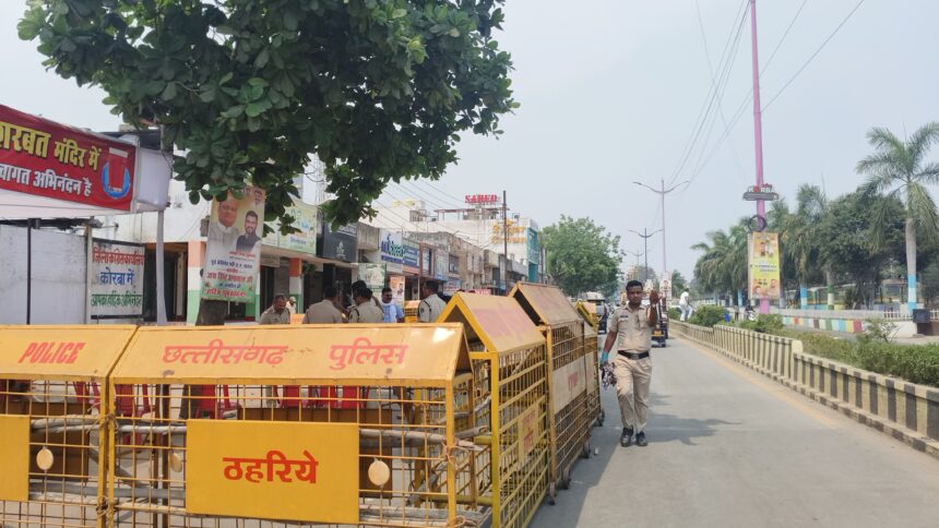 कोरबा : कांग्रेस कार्यालय की सुरक्षा बढ़ाई गई, भारी संख्या में पुलिस बल तैनात कोरबा : कांग्रेस कार्यालय की सुरक्षा बढ़ाई गई, भारी संख्या में पुलिस बल तैनात