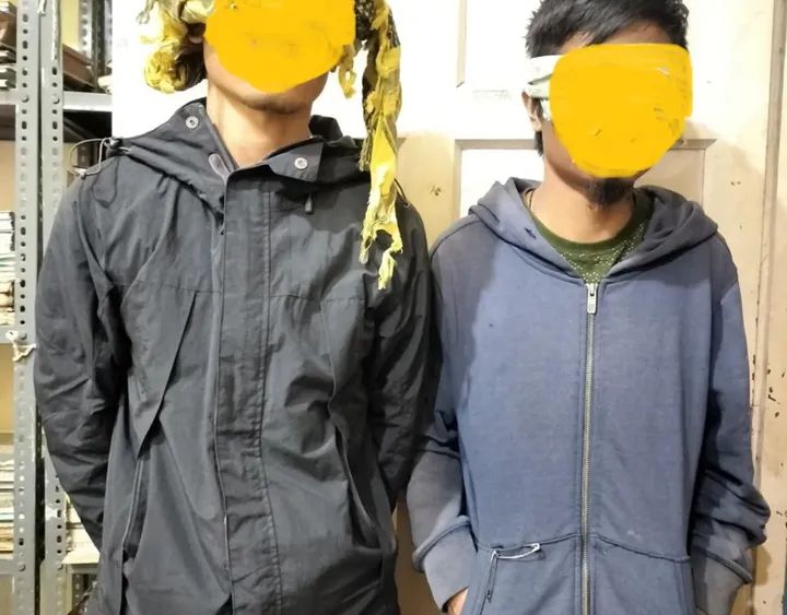 मणिपुर में गिरफ्तार विद्रोहियों की तस्वीर।