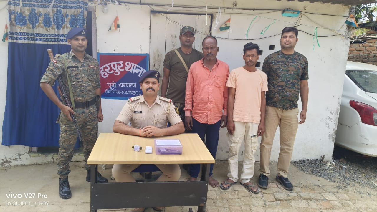 पुलिस गिरफ्त में इनामी बदमाश पुलिस गिरफ्त में इनामी बदमाश