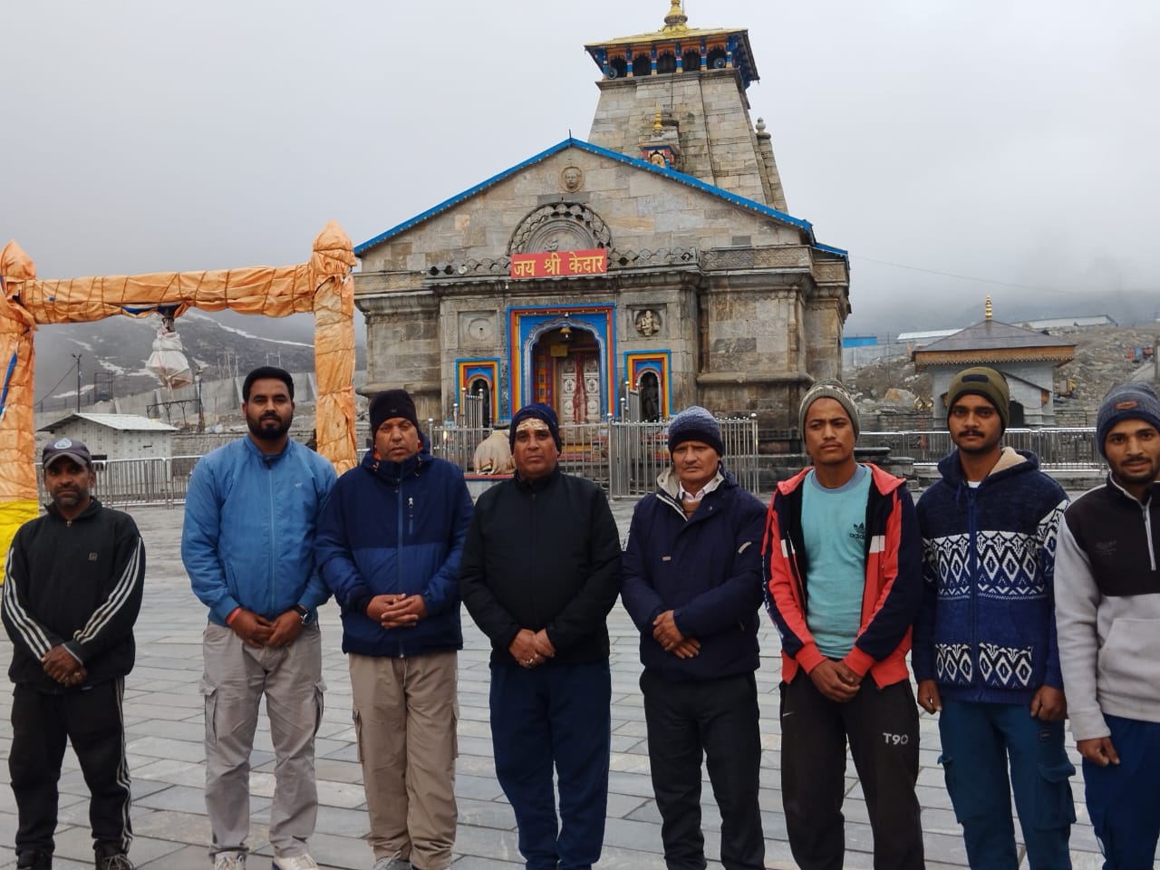 श्री केदारनाथ धाम पहुंचा श्री बदरीनाथ - केदारनाथ मंदिर समिति अग्रिम दल। श्री केदारनाथ धाम पहुंचा श्री बदरीनाथ - केदारनाथ मंदिर समिति अग्रिम दल।