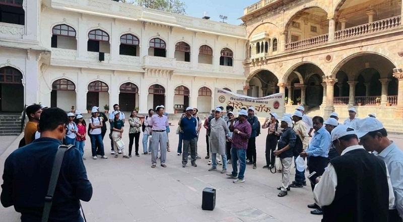 इंदौरः विश्व धरोहर दिवस पर सम्पन्न हुआ हेरिटेज वॉक इंदौरः विश्व धरोहर दिवस पर सम्पन्न हुआ हेरिटेज वॉक