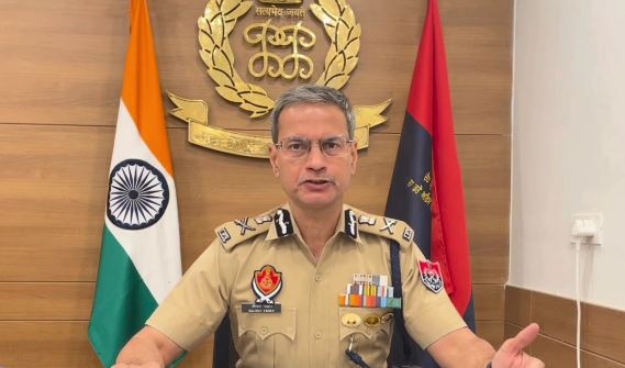 पंजाब पुलिस महानिदेशक गाैरव यादव हैप्पी पासियां की गिरफ्तारी पर मीडिया से बातचीत करते हुए