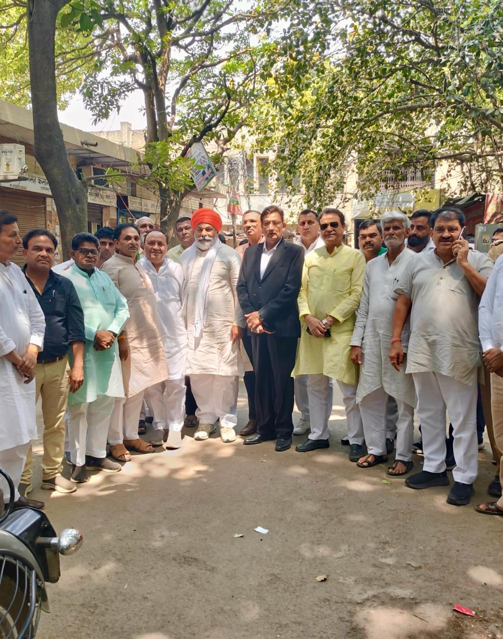 अदालत में पेश होने के बाद टिकैत समेत।सभी आरोपी अदालत में पेश होने के बाद टिकैत समेत।सभी आरोपी