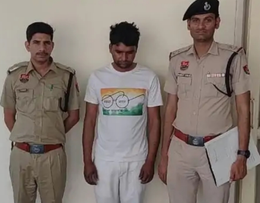 आरोपी पुलिस की गिरफ्त में आरोपी पुलिस की गिरफ्त में