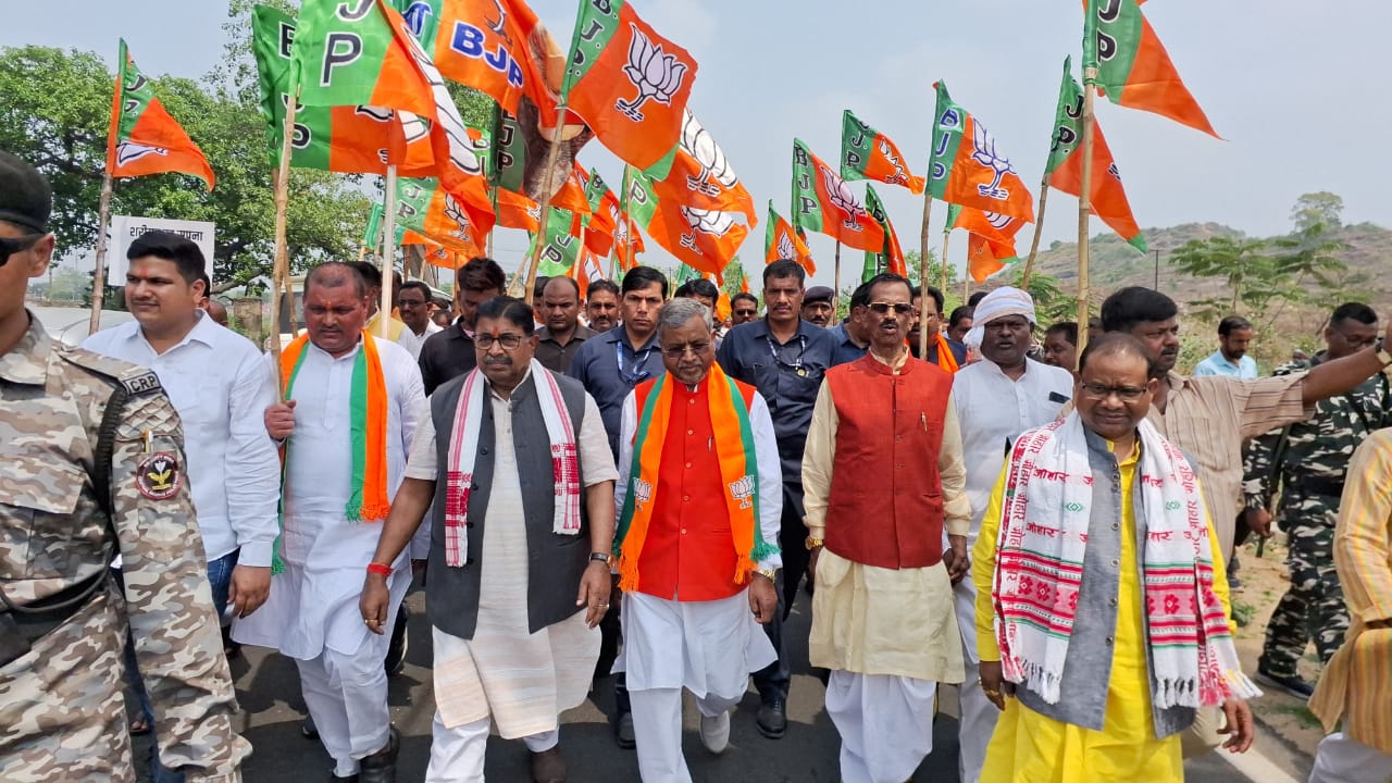 भाजपा प्रदेश अध्यक्ष सहित अन्य भाजपा प्रदेश अध्यक्ष सहित अन्य