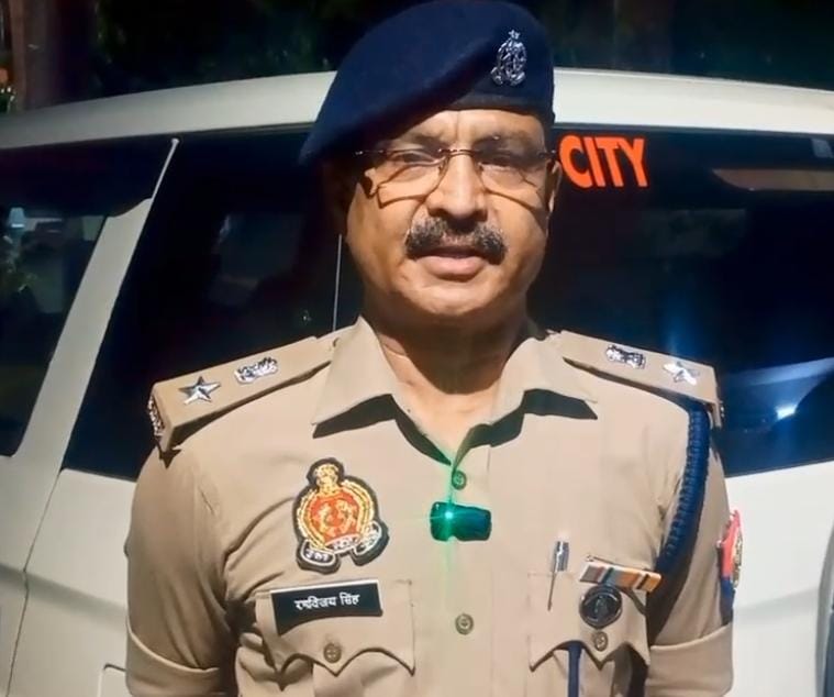 पीतल व रियल स्टेट कारोबारी के घर लूट में फरार अन्य दो आरोपितों के साथ हुई मुठभेड़ की जानकारी देते एसपी सिटी कुमार रणविजय सिंह। पीतल व रियल स्टेट कारोबारी के घर लूट में फरार अन्य दो आरोपितों के साथ हुई मुठभेड़ की जानकारी देते एसपी सिटी कुमार रणविजय सिंह।