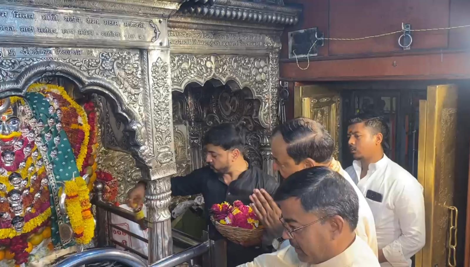 बाबा कालभैरव मंदिर में बाबा कालभैरव मंदिर में
