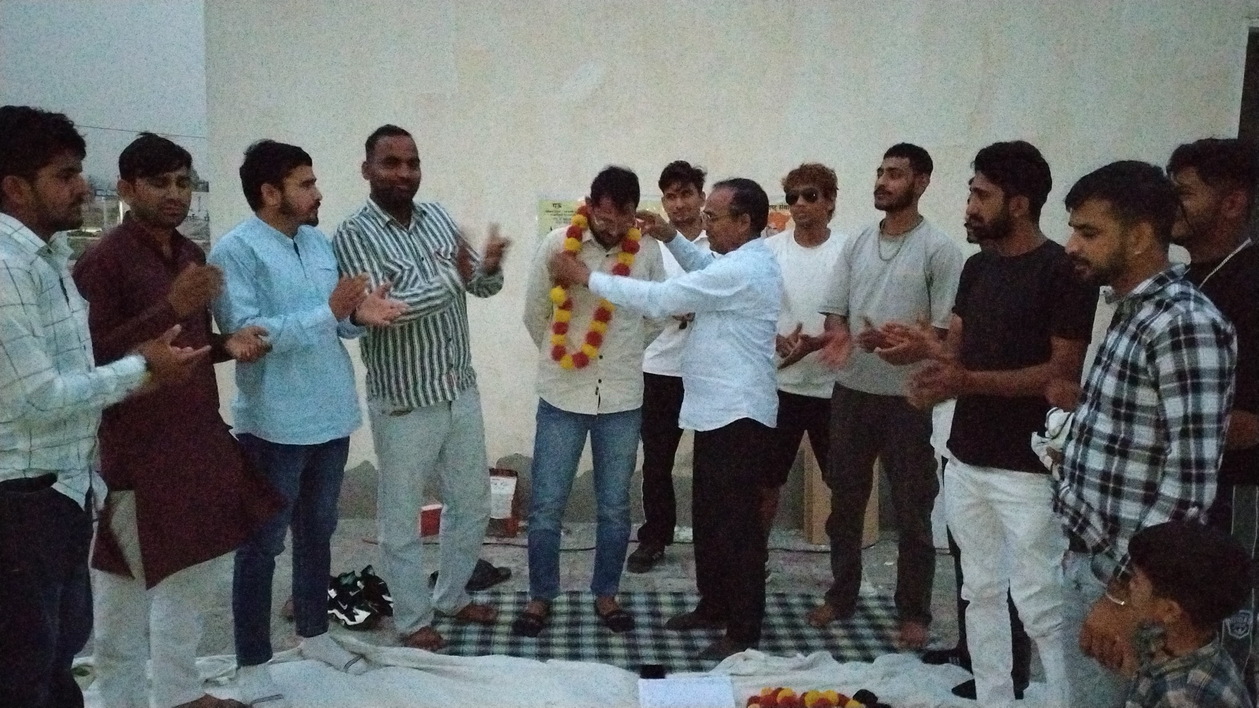 गोपुत्र सेना की बैठक में उपस्थित पदाधिकारी। गोपुत्र सेना की बैठक में उपस्थित पदाधिकारी।