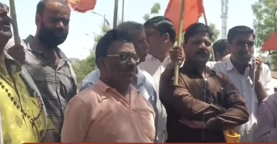 बंगाल की हिंसक घटनाओं पर अजमेर कलेक्ट्रेट पर प्रदर्शन। राष्ट्रपति शासन की मांग। बंगाल की हिंसक घटनाओं पर अजमेर कलेक्ट्रेट पर प्रदर्शन। राष्ट्रपति शासन की मांग।