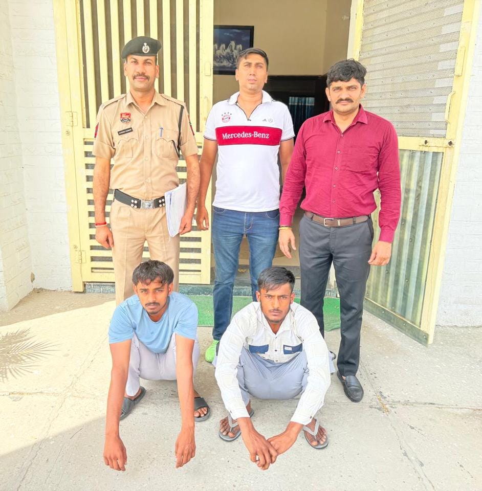 पानीपत पुलिस की हिरासत में मोबाइल स्नैचर पानीपत पुलिस की हिरासत में मोबाइल स्नैचर