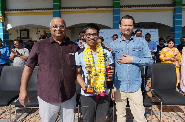 बुरहानपुर के विद्यार्थी माजिद हुसैन बुरहानपुर के विद्यार्थी माजिद हुसैन