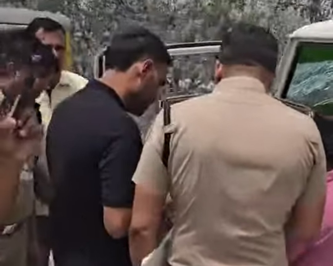 मौके पर जांच में जुटी पुलिस