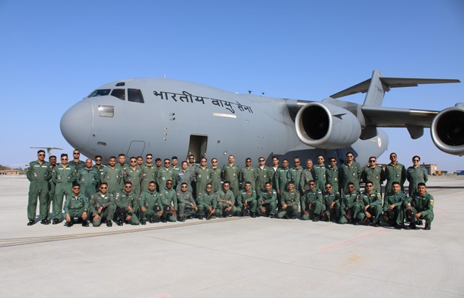 वायु सेना की टुकड़ी यूएई के अल धफरा एयर बेस पर वायु सेना की टुकड़ी यूएई के अल धफरा एयर बेस पर
