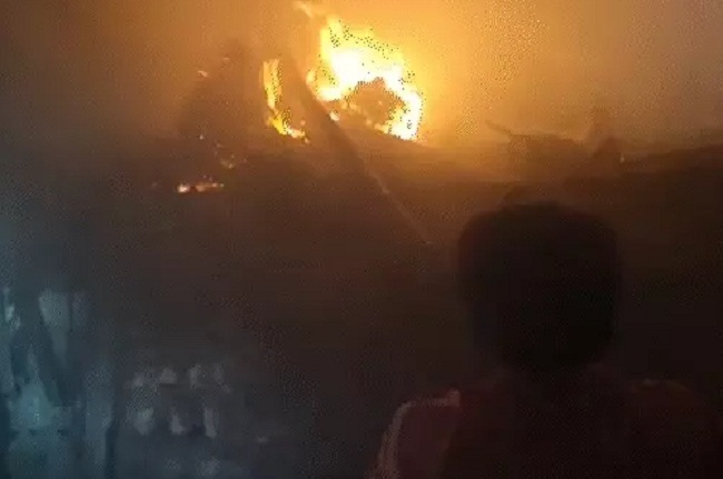 आईल मिल में लगी भीषण आग आईल मिल में लगी भीषण आग