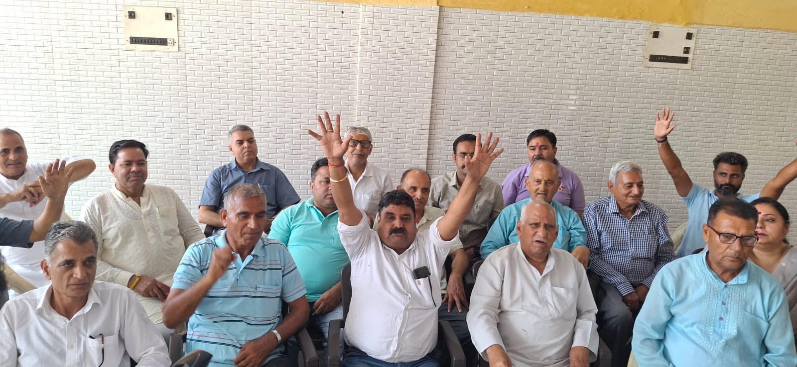A meeting was held in Shri Brahmin Sabha Kathua regarding the upcoming Lord Shri Parshuram Jayanti, various programs were discussed - LG Manoj Sinha will lay the foundation stone of Shri Parshuram Chowk on April 30 A meeting was held in Shri Brahmin Sabha Kathua regarding the upcoming Lord Shri Parshuram Jayanti, various programs were discussed - LG Manoj Sinha will lay the foundation stone of Shri Parshuram Chowk on April 30